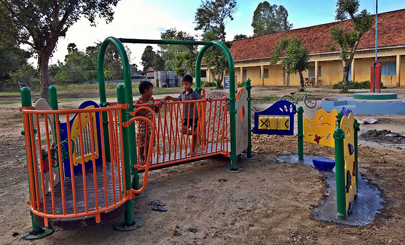 CSR-takeocambodia-slider8.jpg